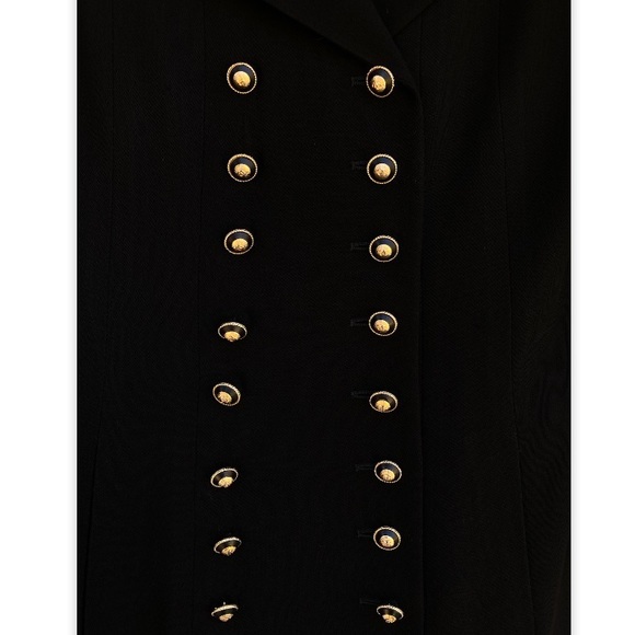 CHANEL | 93A Women’s Wool/Silk Black Double-Breasted Gold Button Jacket-Size 42 - Picture 8 of 15